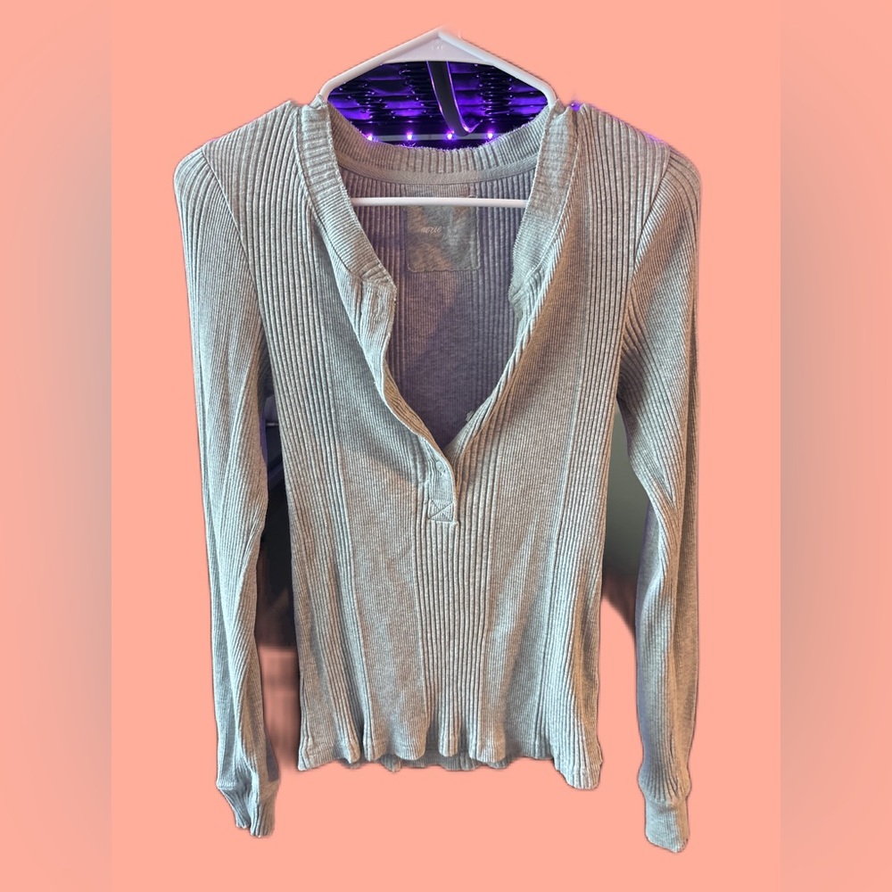 Aerie long sleeve shirt